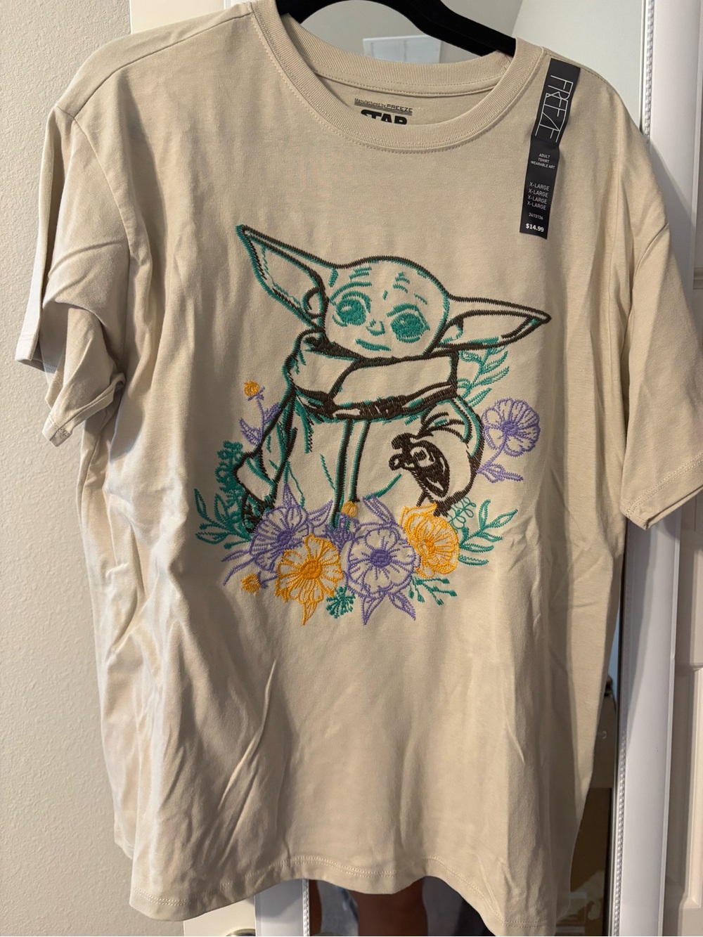 Star Wars Cream Women’s Tee with Grogu Floral Graphic